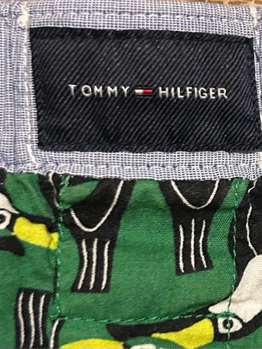 Tommy Hilfiger men's woven boxers featuring an all-over toucan pattern XL